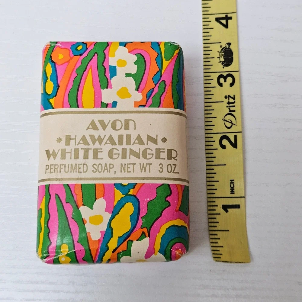 Vintage Avon Hawaiian‎ White Ginger Perfumed Soap 3oz Psychedelic Floral Wrap